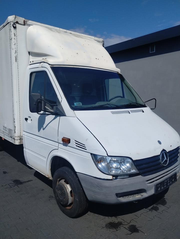 Mercedes Sprinter kontener