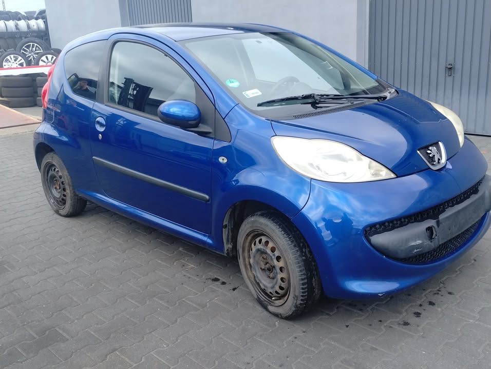 Peugeot 107 1.0 lakier KNR