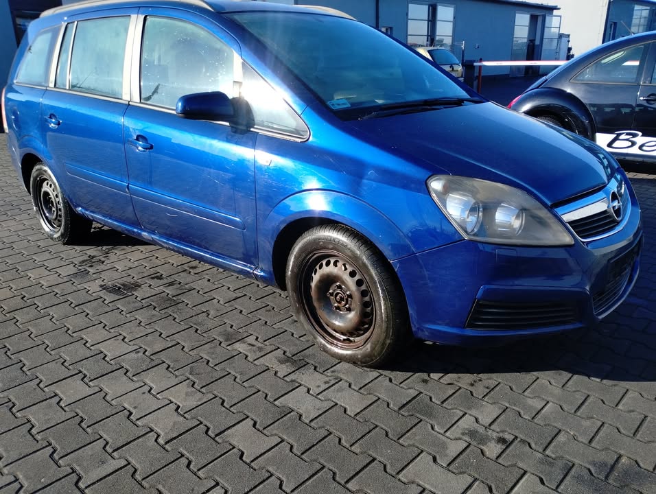 Opel Zafira B 2.2Direct