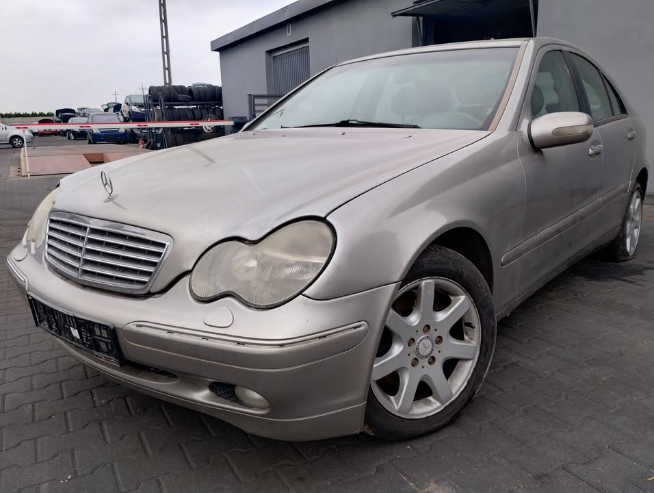 Mercedes W203 C240