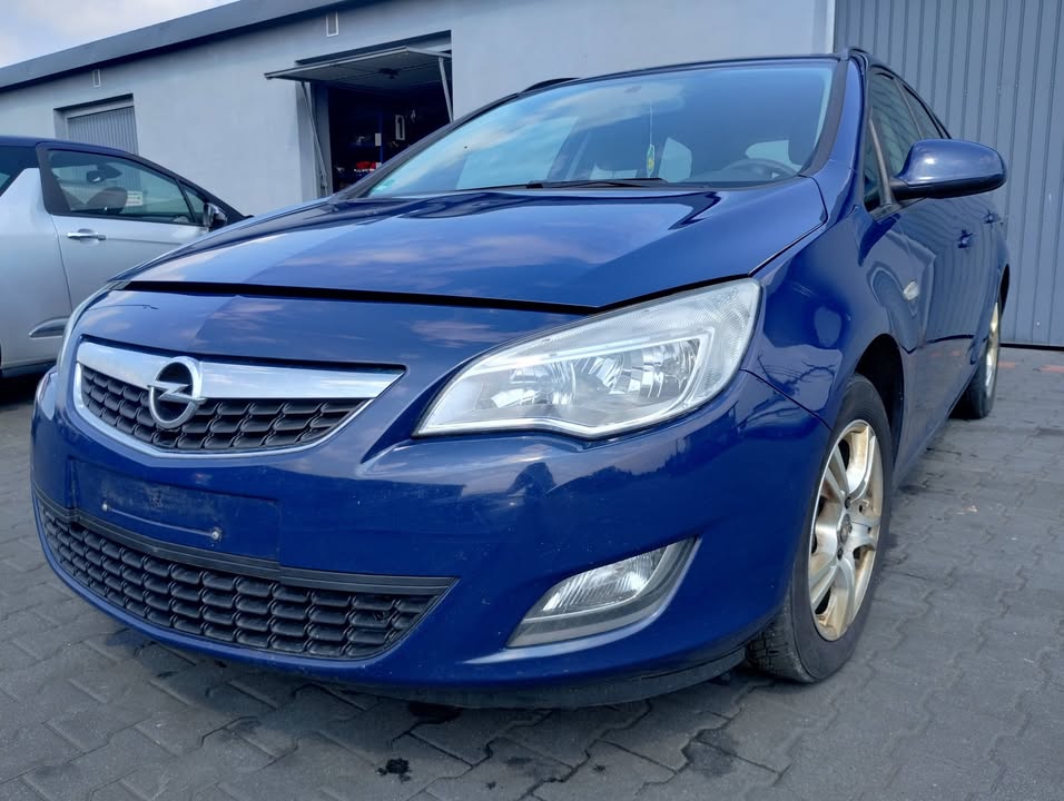 Opel Astra J Kombi Z20Z
